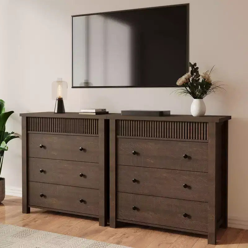 5-Drawer Fluted Wooden Dresser in Walnut