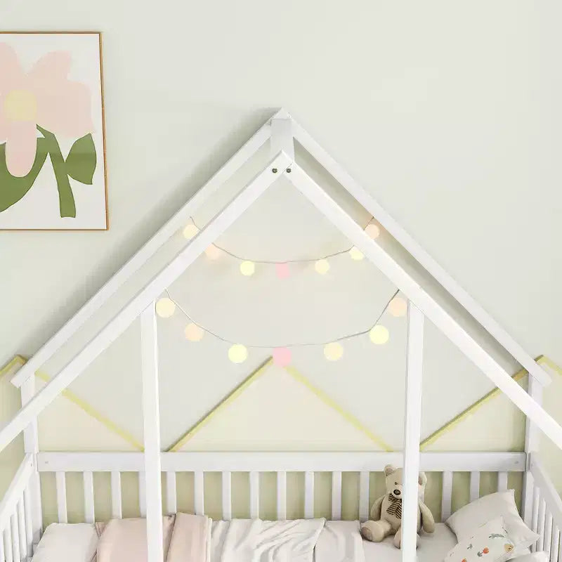 House-Shaped Kids Floor Bed with Fence & Guardrails, Pine Wood, Twin/Full
